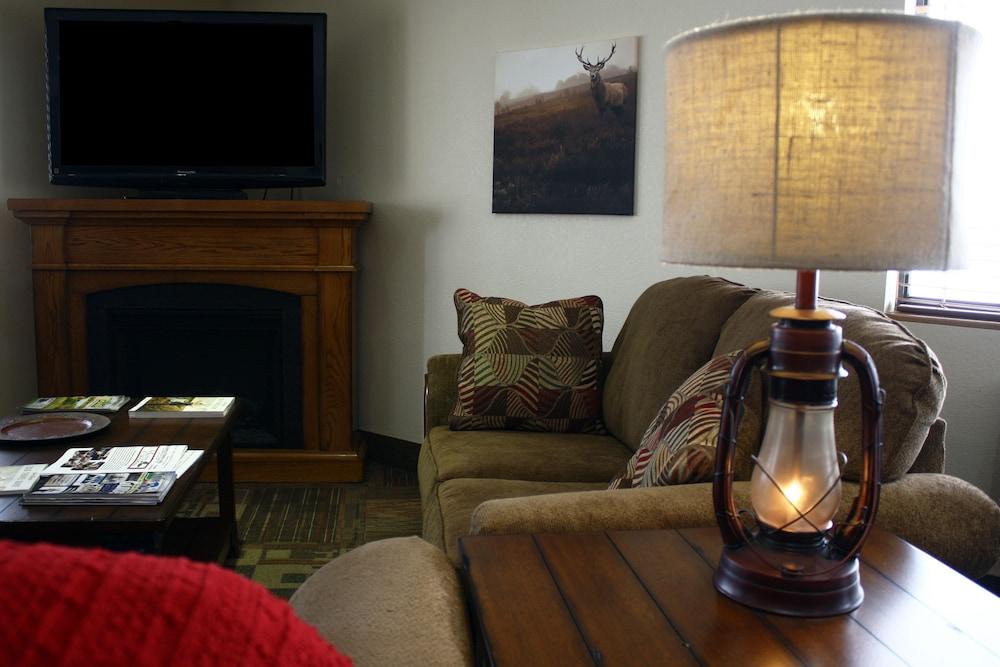 Super 8 By Wyndham Jamestown Bagian luar foto