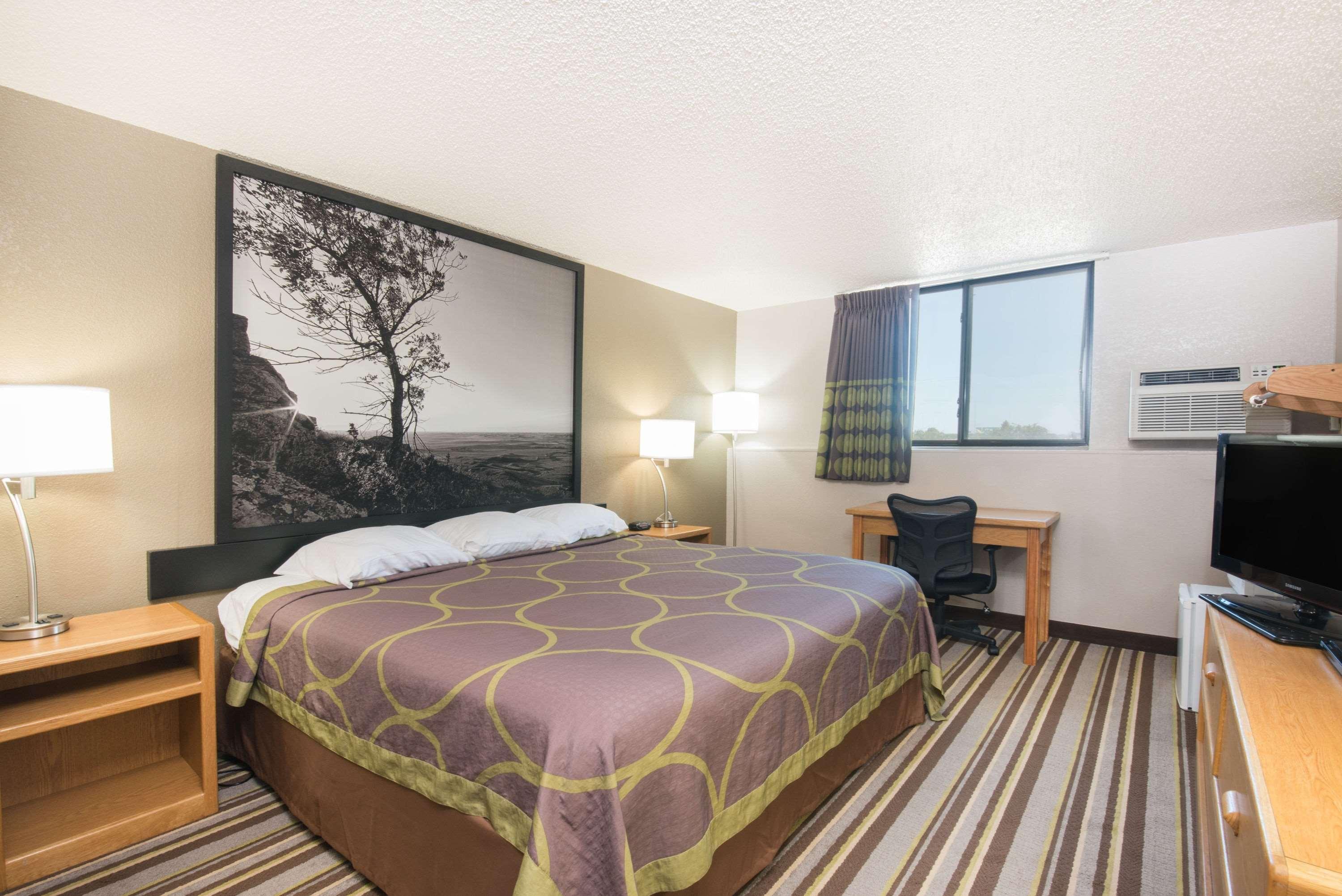 Super 8 By Wyndham Jamestown Bagian luar foto